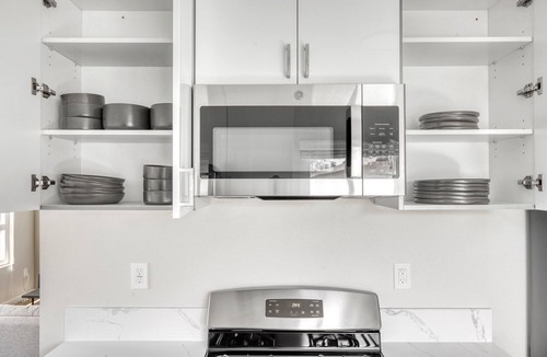 Delthorne Apartment | Sunlit Torrance 1BR w/W/D & Courtyard, nr Redondo Beach, by Blueground
