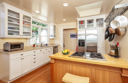 Stinson Beach House | Sunny Beach Cottage with Amazing Views