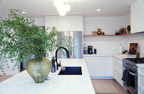 Los Angeles House | Sunny Elegant Designer House Near Beaches, Stadiums +