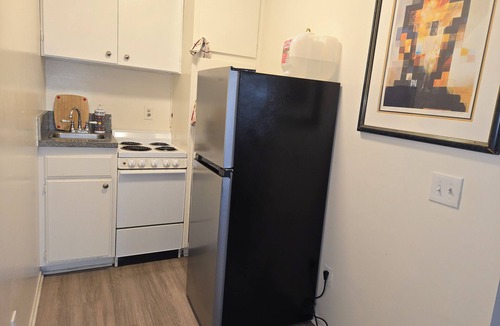 NoHo Arts District Apartment | Sunny Noho Loft Studio W/WiFi, AC & Cozy Bed in Prime Location!