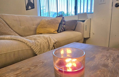 NoHo Arts District Apartment | Sunny Noho Loft Studio W/WiFi, AC & Cozy Bed in Prime Location!