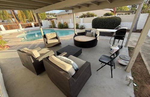 Grantville House | Sunny San Diego, Entire home, Pool, Free Parking, BBQ, Pets allowed, family neighborhood!