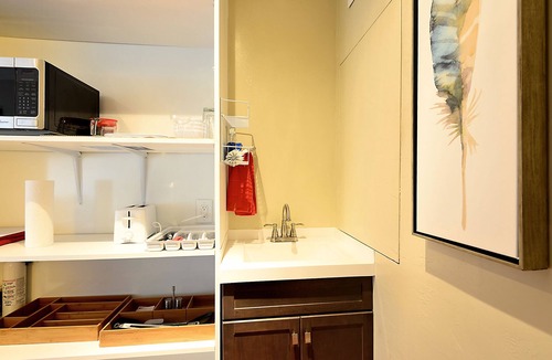 Middletown House | Sunny San Diego Gem w/Private Hot Tub & Patio