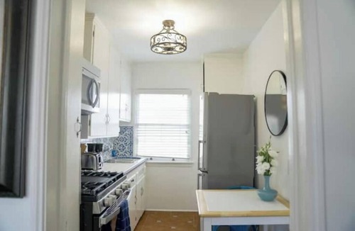 North of Wilshire Apartment | Sunny Studio - Walk to Shops & Dining - D