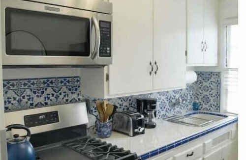 North of Wilshire Apartment | Sunny Studio - Walk to Shops & Dining - D