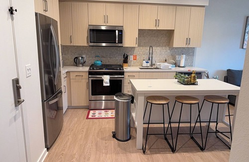 Airport Area Apartment | Sunny view in Irvine