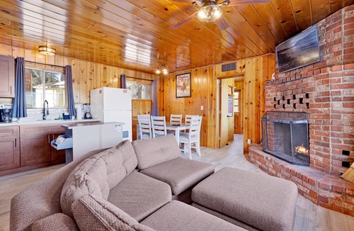 Patton Cabin | Sunrise Lakefront Family Cabin at Shore Acres Lodge Big Bear