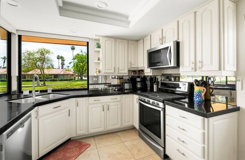 Rancho Mirage Apartment | Sunrise Serenity: Panoramic Views & Resort Living