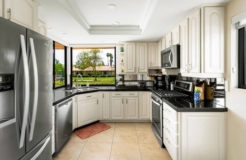 Rancho Mirage Apartment | Sunrise Serenity: Panoramic Views & Resort Living