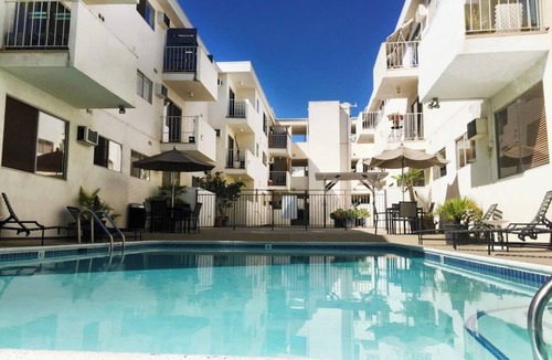 Norma Triangle Apartment | Sunset & LA Cienega, Walk everywhere, free parking, city views, washer dryer.