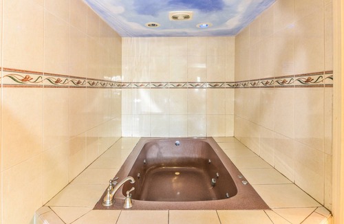 Westmont Hotel | Sunset Motel
