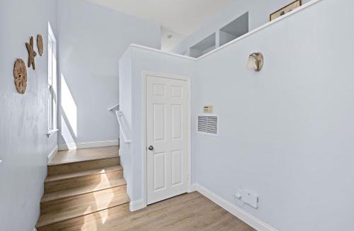 Townsite House | Sunset On The Strand