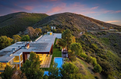 Malibu House | Sunset Shores Malibu Pool Gym Panoramic Views