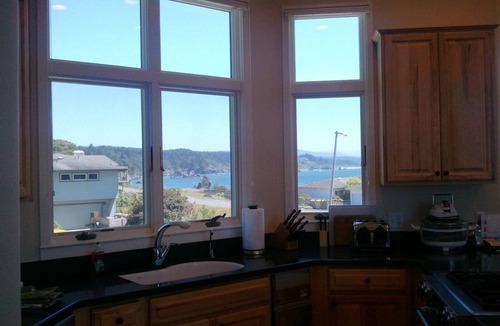 Trinidad House | Sunset Vista - Footsteps to the Beach & Pier!