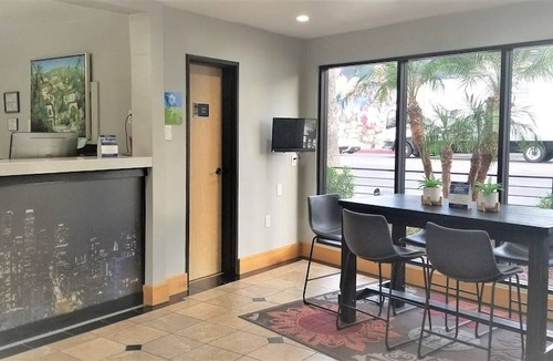 Hollywood Hotel | Sunset West Hotel, SureStay Collection by Best Western