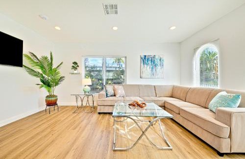 Santa Ana Heights House | Sunshine Fun Time