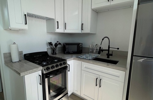 Valley Glen Apartment | Sunshine Studio