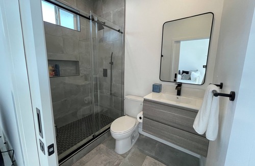 Valley Glen Apartment | Sunshine Studio