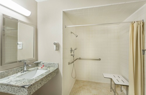 Chico Hotel | Super 8 by Wyndham Chico