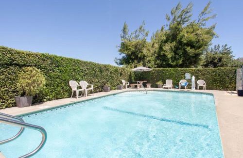 Selma Hotel | Super 8 by Wyndham Selma/Fresno Area