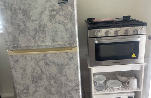 North Redondo Apartment | Super private and cozy studio , 5 min drive to beach.