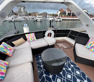 Ocean Village Boat Rental | SUPERYACHT ON TOWN QUAY MARINA, SOUTHAMPTON - Very close to city centre and cruise terminals - free parking included