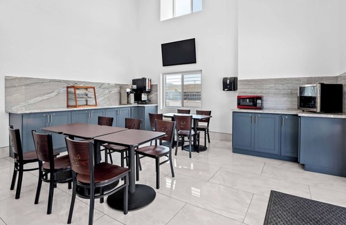 Buena Park Hotel | SureStay Hotel by Best Western Buena Park Anaheim