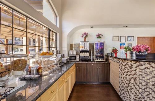 Santa Clara Hotel | SureStay Plus by Best Western Santa Clara Silicon Valley