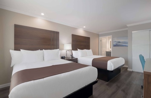 Upland Hotel | SureStay Plus By Best Western Upland Ontario North