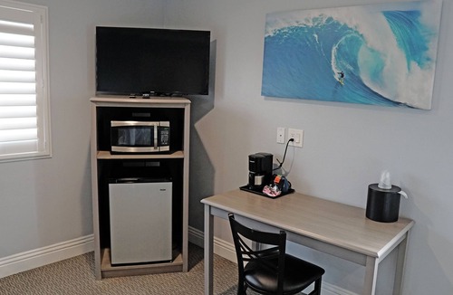Huntington Beach Hotel | Surf City Inn - Near Seal Beach Pier
