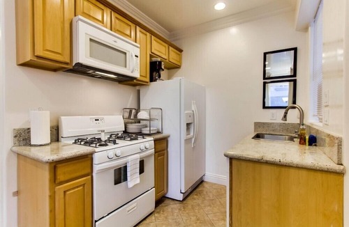 Mission Beach House | Surf Stars Combo Sleeps 10 - 12 with Huge Private Roof Top Deck - Save up to
