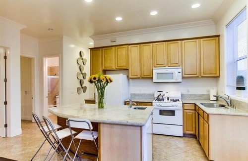 Mission Beach House | Surf Stars Combo Sleeps 10 - 12 with Huge Private Roof Top Deck - Save up to