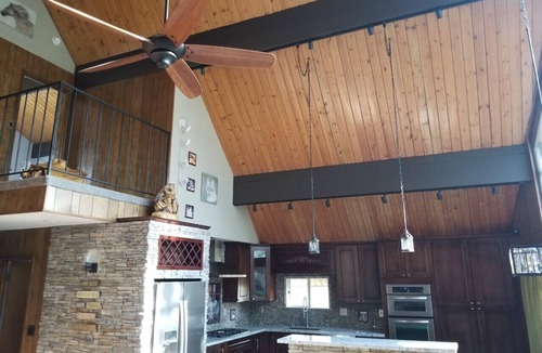 Running Springs Cabin | Surrounded by Pines, Family/Pet Friendly minutes from Snow Valley !