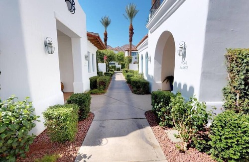 La Quinta Apartment | SV006 Upstairs Spa Villa Studio w/Mountain Views