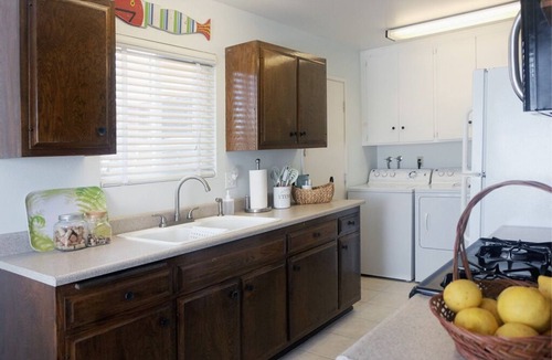 Mira Costa House | Sweet 2 Bedroom Cottage 10 minutes from the beach