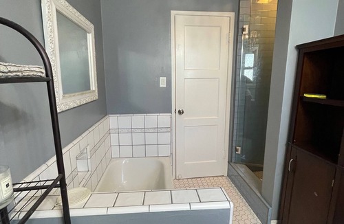Van Nuys House | Sweet & Lovely 3 bedroom home near 405/101