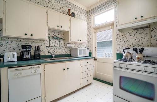 Pacific Grove House | Sweet Pea - Pacific Grove House - Walk to Beach and Town