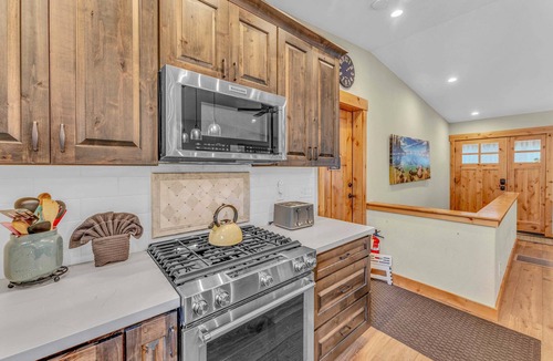 Kingswood Estates House | Tahoe Retreat with Scenic Views & Spacious Deck