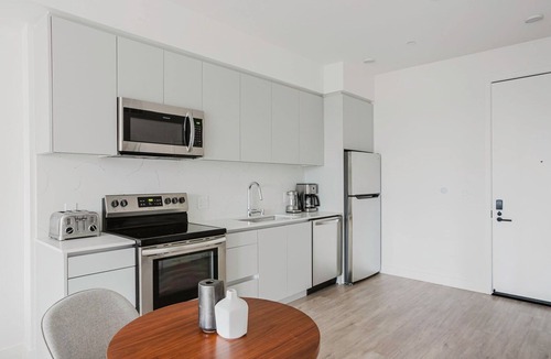 East Pasadena Apartment | Tasteful 1BR w/Gym & Elev, nr Dining & Bars, by Blueground