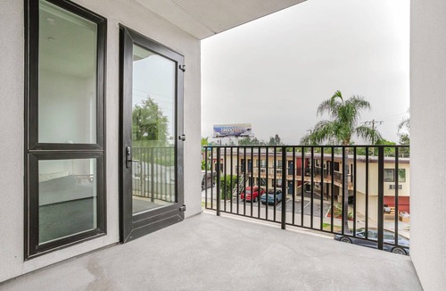 East Pasadena Apartment | Tasteful 1BR w/Gym & Elev, nr Dining & Bars, by Blueground