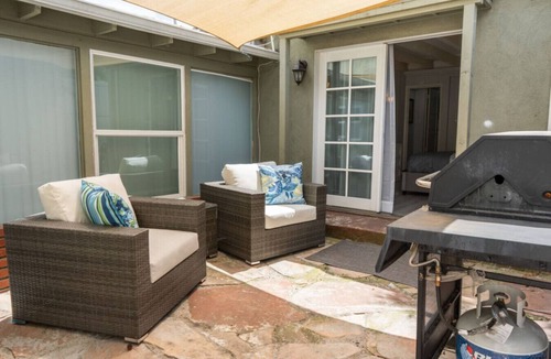 NoHo Arts District House | TASTEFULLY RENOVATED 4BR HOME with PRIVATE PATIO in NoHo ARTS DISTRICT p13