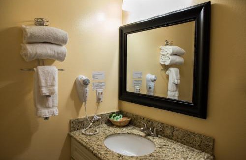 Lakeside Park Cabin | Tea Garden Lodge