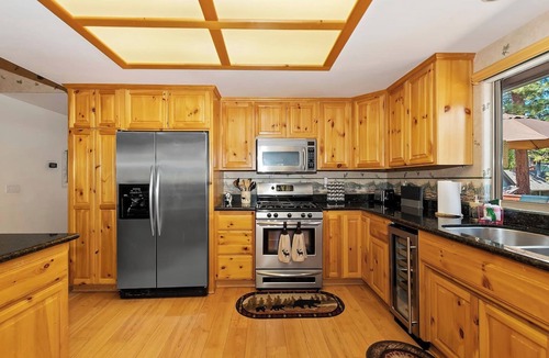 Eagle Mountain Estates Cabin | Teakwood Cozy Wood Cabin with Fireplace