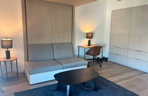 Hollywood Apartment | Terrific 1-bedroom apartment in Los Angeles with WiFi Selma 3