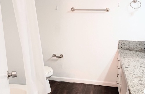 Rampart Village Apartment | Terrific 2-bedroom apartment in amazing Los Angeles with fitness room, WiFi