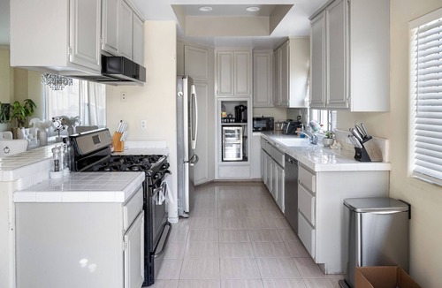 South Redondo House | Terrific Beach Townhome