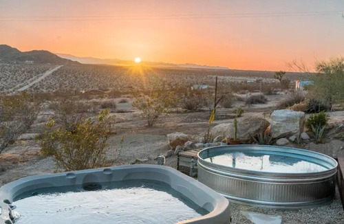 Joshua Tree House | The Art House Joshua Tree/Spa/Cowboy Pool/AC