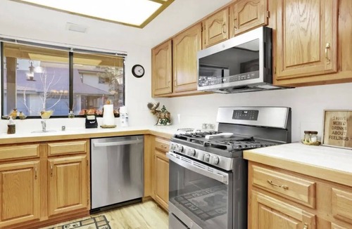 Moonridge Cabin | The Bear Meadows Townhome! Walk to Bear Mountain!
