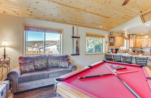 Woodlands Cabin | 'The Bear's Den' Cabin: 8 Mi to Snow Summit!