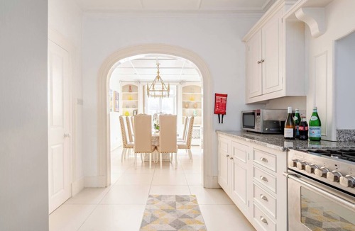 Belgravia House | The Belgravia Mansion — Sleeps 12, Grand Estate